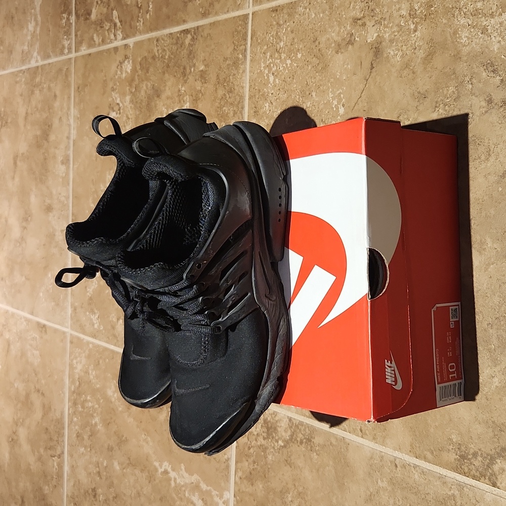 Black nike prestos